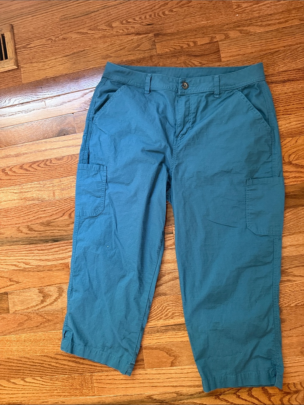 Women’s Teal Cargo Capri Pants - Lightweight Casual Wear